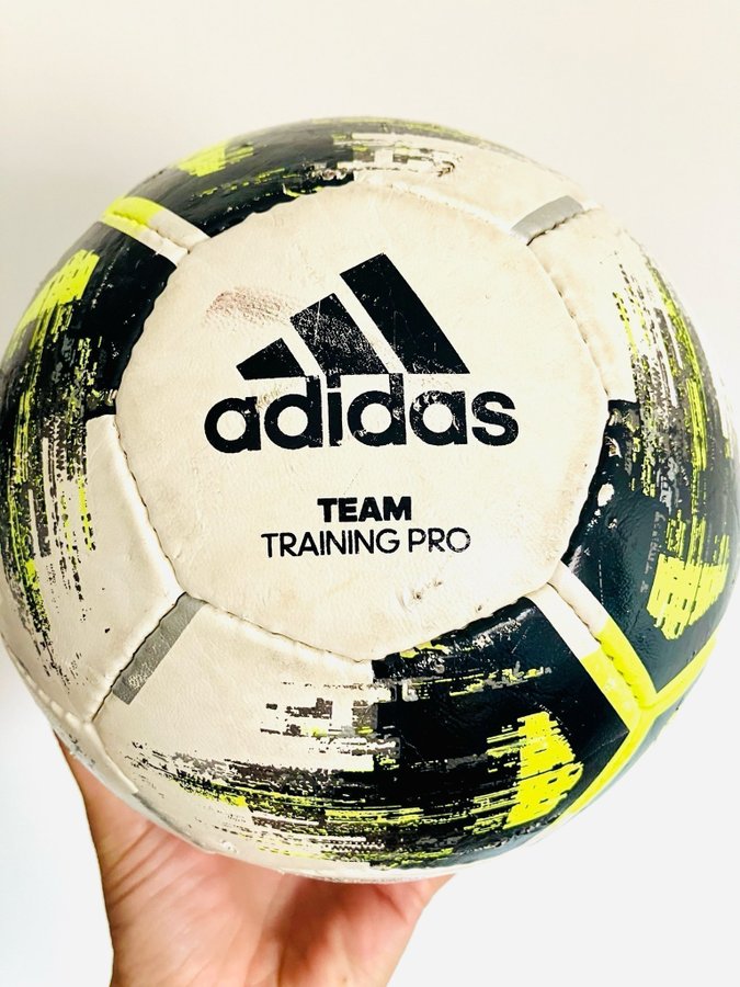 Bóng đá Adidas Team Training